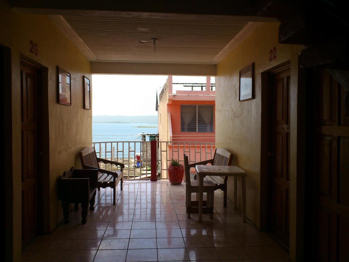 Hotel Posada Tayazal ฟลอเรส ภายนอก รูปภาพ