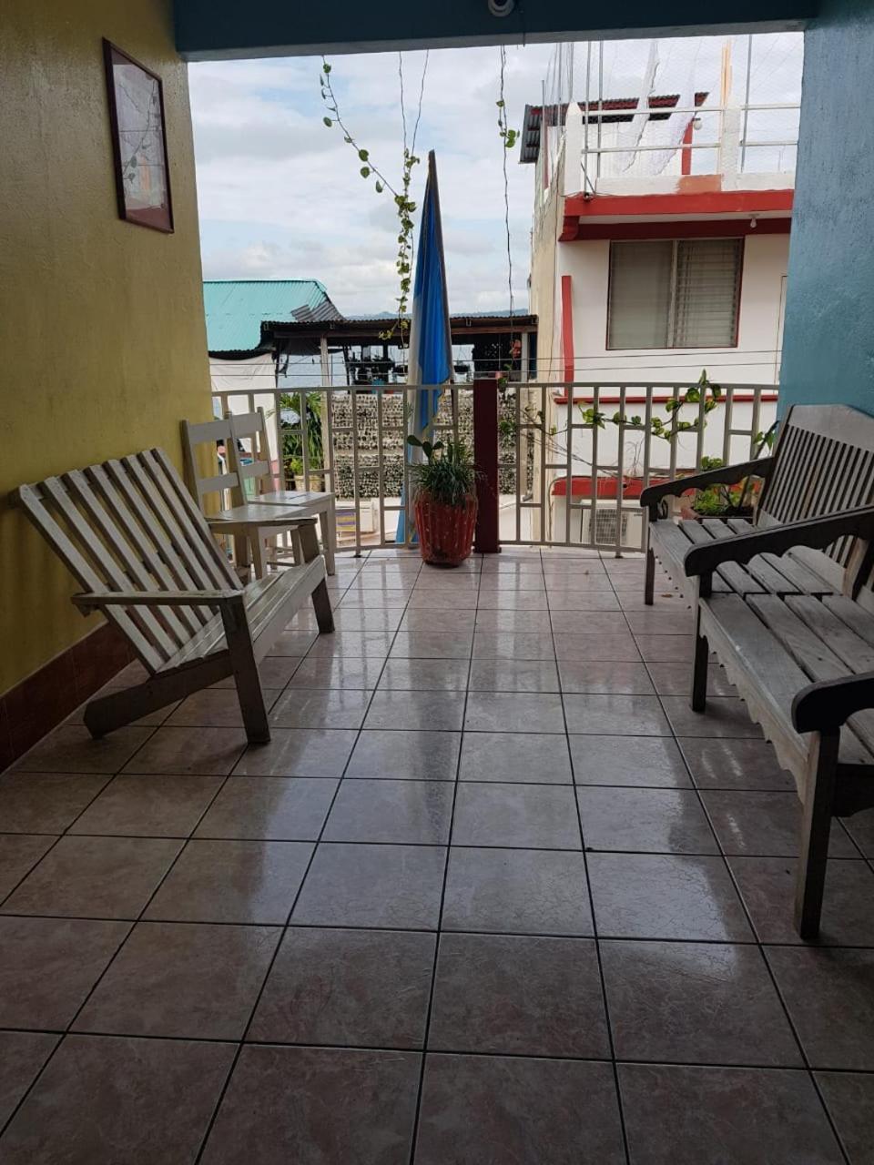 Hotel Posada Tayazal ฟลอเรส ภายนอก รูปภาพ